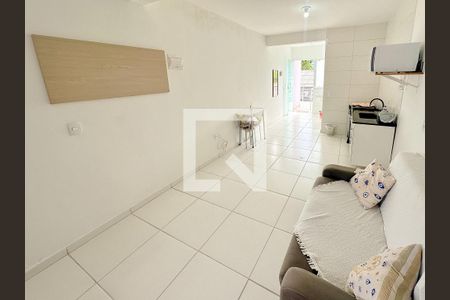 Sala de TV de kitnet/studio para alugar com 1 quarto, 17m² em São João do Rio Vermelho, Florianópolis