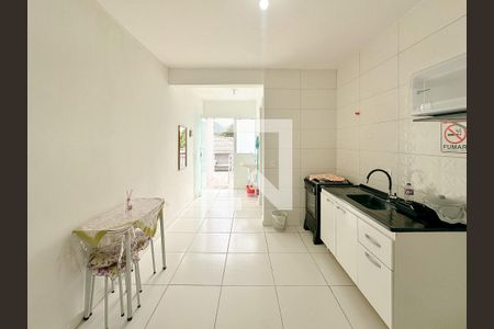 Sala/Cozinha de kitnet/studio para alugar com 1 quarto, 17m² em São João do Rio Vermelho, Florianópolis