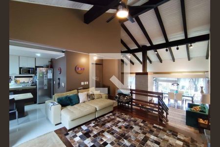 Sala de casa para alugar com 3 quartos, 326m² em Cavalhada, Porto Alegre