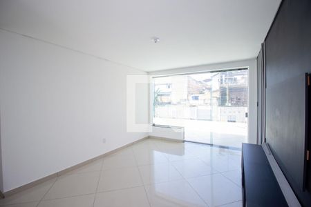 Sala de TV de casa à venda com 5 quartos, 380m² em Jardim Laguna, Contagem