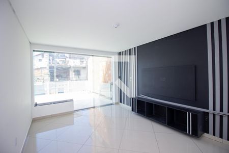 Sala de TV de casa à venda com 5 quartos, 380m² em Jardim Laguna, Contagem