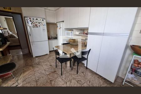 Apartamento à venda com 139m², 4 quartos e 1 vagaCozinha