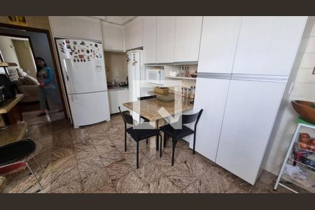 Apartamento à venda com 139m², 4 quartos e 1 vagaCozinha