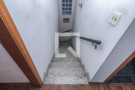 acesso para os pisos_2 de casa à venda com 3 quartos, 100m² em Jardim Maria Estela, São Paulo