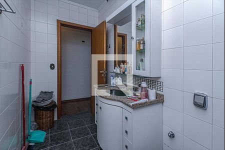 banheiro social_3 de casa à venda com 3 quartos, 100m² em Jardim Maria Estela, São Paulo