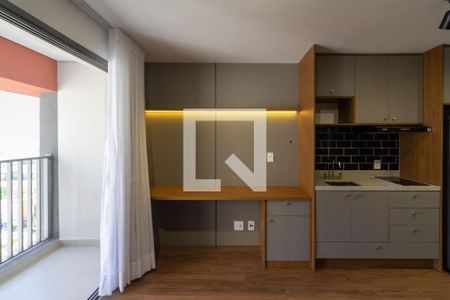 Sala-Quarto de kitnet/studio à venda com 1 quarto, 28m² em Santo Amaro, São Paulo