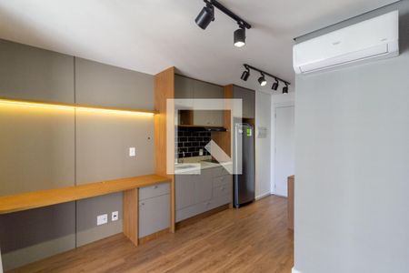 Sala-Quarto de kitnet/studio à venda com 1 quarto, 28m² em Santo Amaro, São Paulo