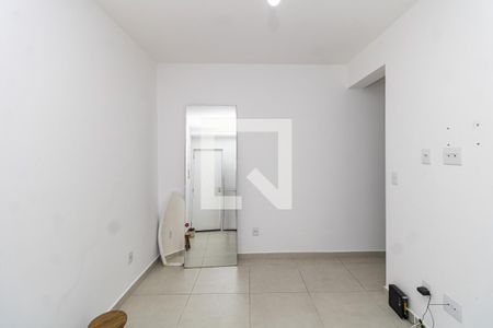 Sala/Cozinha de apartamento para alugar com 1 quarto, 28m² em Vila Medeiros, São Paulo