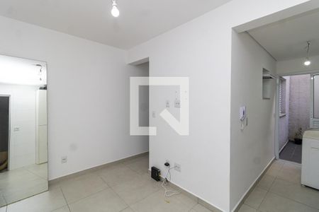 Sala/Cozinha de apartamento para alugar com 1 quarto, 28m² em Vila Medeiros, São Paulo