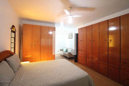 Suíte 1 de casa à venda com 3 quartos, 212m² em Parque do Castelo, São Paulo