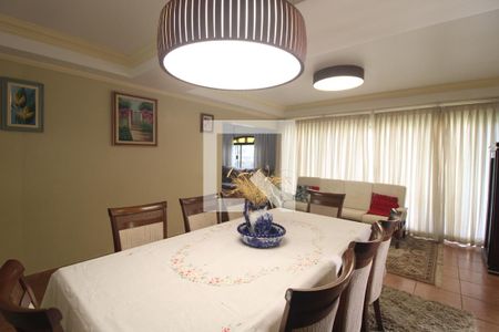 Sala 1 de casa à venda com 3 quartos, 212m² em Parque do Castelo, São Paulo