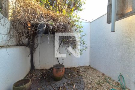 Vista da Sala  de casa de condomínio à venda com 4 quartos, 398m² em Jardim das Palmeiras, Campinas