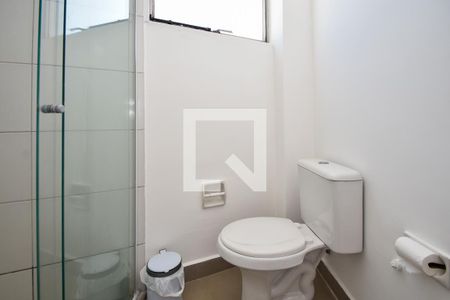 banheiro de apartamento à venda com 2 quartos, 31m² em Pinheiros, São Paulo