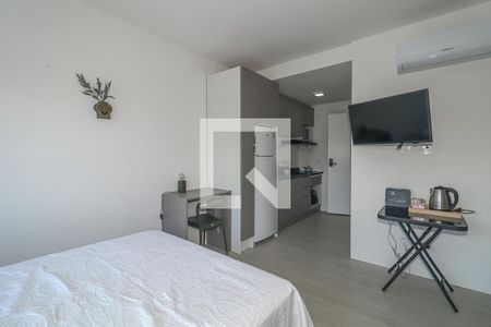 Sala / Quarto / Cozinha de kitnet/studio para alugar com 0 quarto, 27m² em Boa Vista, Porto Alegre