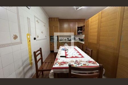 Casa à venda com 3 quartos, 234m² em Vila Regente Feijó, São Paulo
