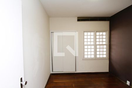 Apartamento para alugar com 4 quartos, 135m² em Santo Antônio, Belo Horizonte