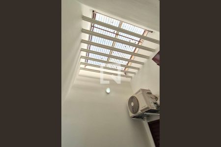 Área de Luz  de casa à venda com 3 quartos, 270m² em Jardim dos Oliveiras, Campinas
