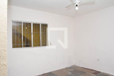 Quarto de casa para alugar com 1 quarto, 50m² em Fazenda da Juta, São Paulo