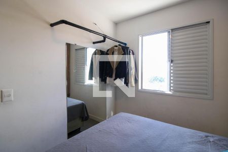 Quarto 1 de apartamento para alugar com 2 quartos, 43m² em Jardim Record, Taboão da Serra