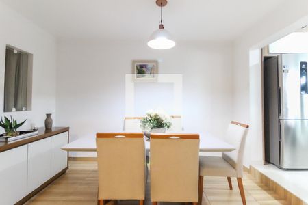 Sala de casa à venda com 3 quartos, 250m² em Itaquera, São Paulo