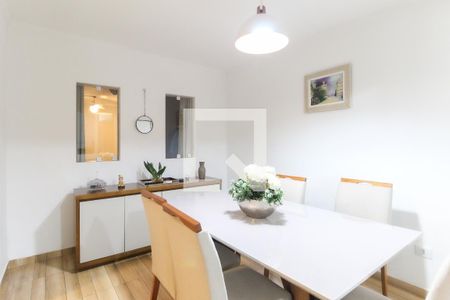 Sala de casa à venda com 3 quartos, 250m² em Itaquera, São Paulo