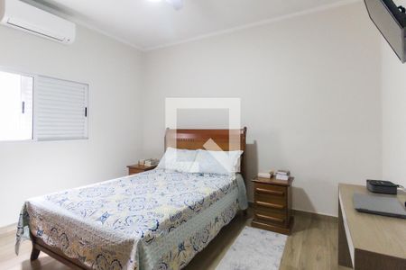 Quarto 1 de casa à venda com 3 quartos, 250m² em Itaquera, São Paulo