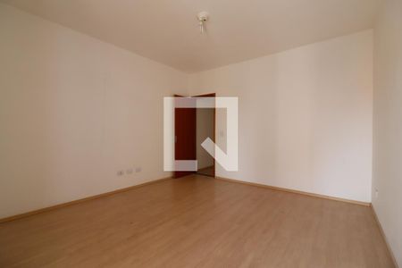 Suíte 1 de casa à venda com 3 quartos, 300m² em Vila Granada, São Paulo