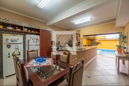 Casa à venda com 3 quartos, 300m² em Chácara Inglesa, São Paulo