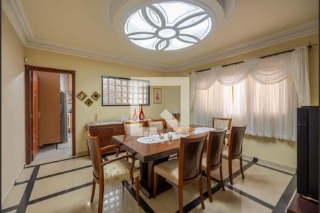 Casa à venda com 3 quartos, 300m² em Chácara Inglesa, São Paulo