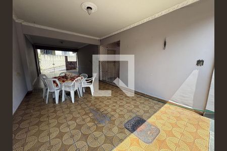 Casa à venda com 3 quartos, 200m² em Tanque, Rio de Janeiro