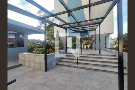 Entrada  de apartamento à venda com 2 quartos, 58m² em Vila Vermelha, São Paulo