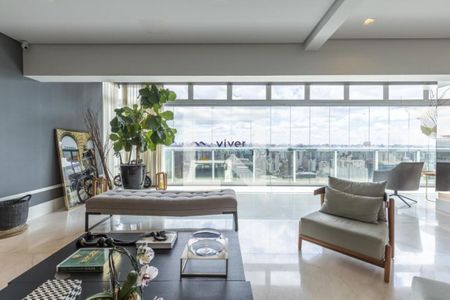 Apartamento à venda com 2 quartos, 225m² em Vila Nova Conceição, São Paulo