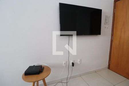 Sala de apartamento para alugar com 2 quartos, 80m² em Santa Mônica, Uberlândia