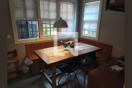 Casa à venda com 5 quartos, 400m² em Vila Madalena, São Paulo