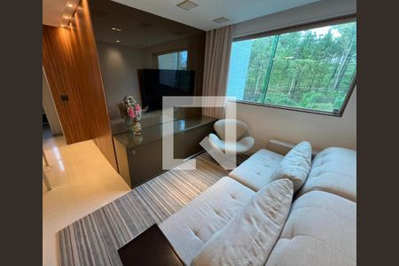 Sala de apartamento à venda com 2 quartos, 67m² em Belvedere, Belo Horizonte