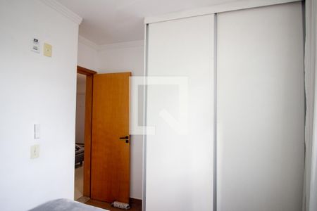 Quarto 1 de apartamento à venda com 2 quartos, 45m² em Morro do Confisco, Contagem