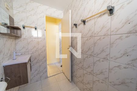 Banheiro social de casa para alugar com 1 quarto, 100m² em Vila Silvia, São Paulo