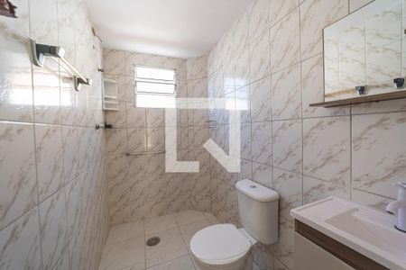 Banheiro social de casa para alugar com 1 quarto, 100m² em Vila Silvia, São Paulo