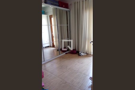 Quarto de casa à venda com 3 quartos, 360m² em Bussocaba, Osasco