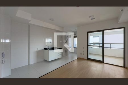 sala, Cozinha e Área de Serviço de apartamento para alugar com 1 quarto, 50m² em Santo Amaro, São Paulo