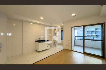 sala, Cozinha e Área de Serviço de apartamento para alugar com 1 quarto, 50m² em Santo Amaro, São Paulo