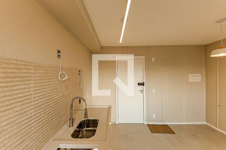 Cozinha - Móveis Planejados chegando em breve: Armários superior e inferior+ Geladeira Fogão cooktop  Forno elétrico  Máquina lava e seca  Microndas de apartamento para alugar com 2 quartos, 39m² em Vila Prudente, São Paulo