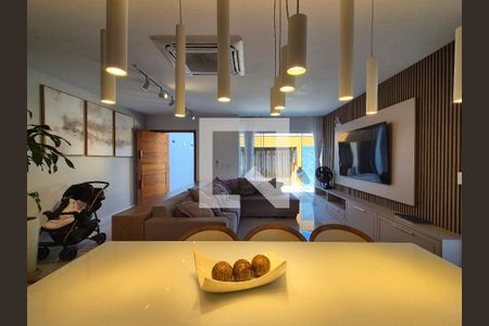 Casa de Condomínio para alugar com 3 quartos, 400m² em Recreio dos Bandeirantes, Rio de Janeiro