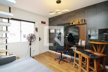 Sala de casa de condomínio para alugar com 2 quartos, 64m² em Chácara Ondas Verdes, Cotia