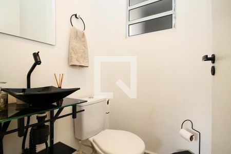 Lavabo de casa de condomínio para alugar com 2 quartos, 64m² em Chácara Ondas Verdes, Cotia