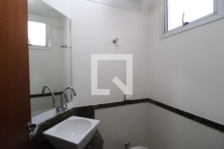 Lavabo de apartamento para alugar com 4 quartos, 134m² em Nossa Senhora Aparecida, Uberlândia