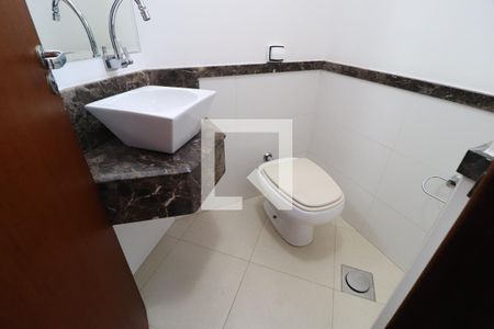 Lavabo de apartamento para alugar com 4 quartos, 134m² em Nossa Senhora Aparecida, Uberlândia