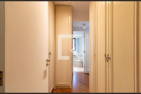 Corredor de apartamento para alugar com 3 quartos, 135m² em Paraíso, São Paulo