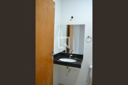 Banheiro da Suíte de casa para alugar com 2 quartos, 150m² em Parque Tremendao, Goiânia