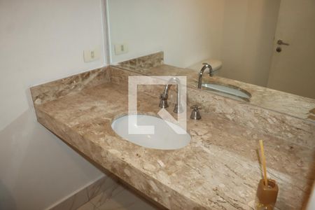 Casa de Condomínio para alugar com 3 quartos, 300m² em Granja Viana, Cotia